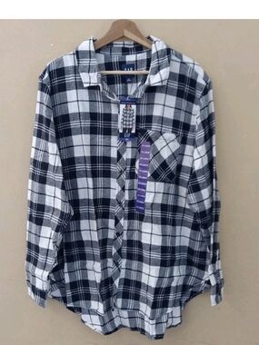 GAP Black and White Plaid Button-Down Shirt